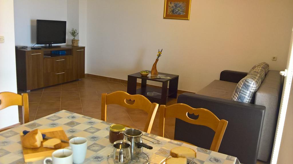 Apartments Krusvina ルン エクステリア 写真